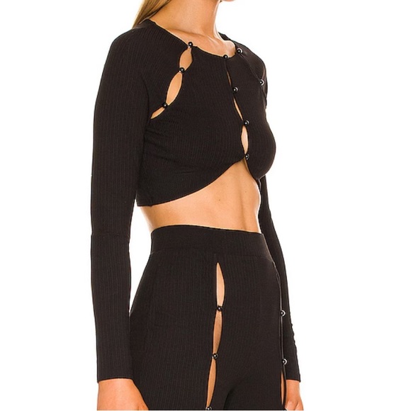 H:ours Diara top in black - Picture 2 of 9